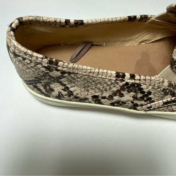 OLD Navy Women's Slip On Loafer sneakers Size 6 - Picture 7 of 8